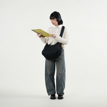 【FW25全新Wander系列】ZION 可擴展半月包 斜背包 (翠黑色)