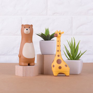 憨熊結伴曼曼走