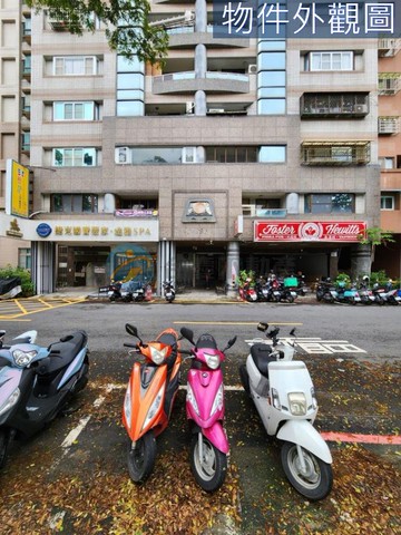 左營25期B1店鋪熱鬧 吃市蛋黃區｜高雄市左營區保靖街