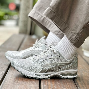 ASICS GEL-KAYANO 14 白銀金屬 復古 Y2K 運動鞋 1202A056-021