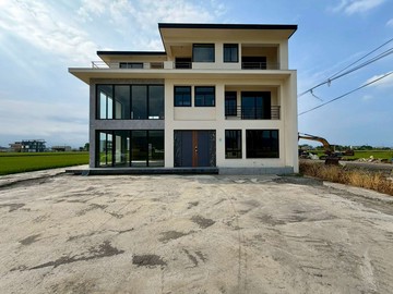劉展昕~冬山全新合法百坪電梯氣派農舍｜宜蘭縣冬山鄉寶德路