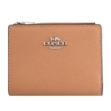COACH CR983 金屬馬車LOGO對開扣式零錢短夾.淺咖