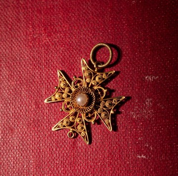 19世紀晚期 英國 維多利亞時代 金絲繞迷你馬諦斯十字架吊墜