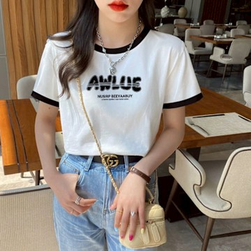 La Belleza圓領撞色AWLUE英文字印花袖拼色插肩修身短版T恤