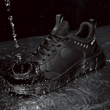 ✨台灣現貨✨大碼腳胖寬肥防水男鞋 皮面 運動 休閒鞋 軟底 防滑 超輕 防油 餐廳上班久站不累腳鞋 廚房鞋 舒適 跑步鞋