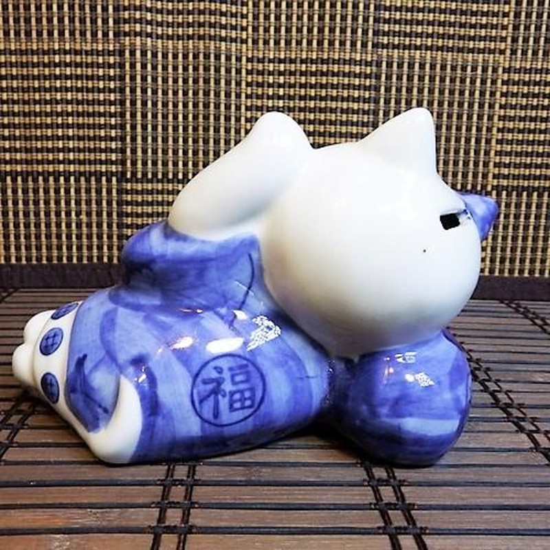 貯金箱 猫 陶器 ねこ貯金箱 ネコ 置物 オブジェ ねこ寝姿貯金箱 和風 染付 玄関 縁起物 ネコ寝姿 藍色 | LINEショッピング