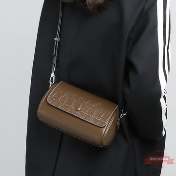 Viney包包百搭新款斜挎包腋下包枕頭包單肩迷你小包時尚真皮女包