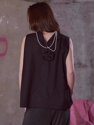 SHOULDER TUCK SLEEVELESS SHIRT (BLACK)