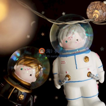 星際宇航員樹脂桌面擺件 創意閃片裝飾可愛水晶球禮品【淘夢屋】