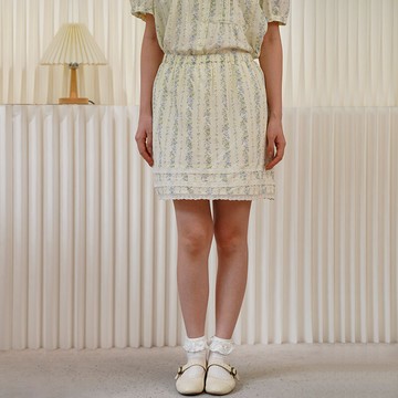 森系碎花蕾絲拼接短裙121484C