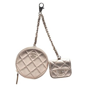 CHANEL 經典雙C LOGO菱格紋羊皮圓餅零錢包/耳機收納包掛飾(香檳金蔥)