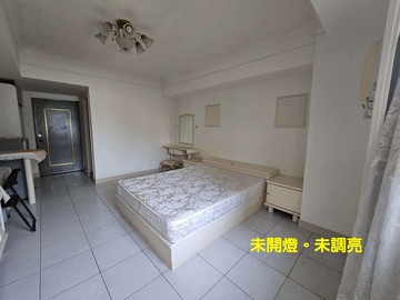 近美麗島站室內8.3坪可立住套房｜高雄市新興區復橫一路