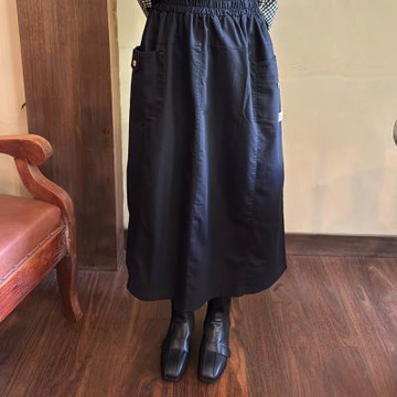 Hana-Mokuba花木馬日系女裝鬆緊腰雙口袋開岔長裙_黑色