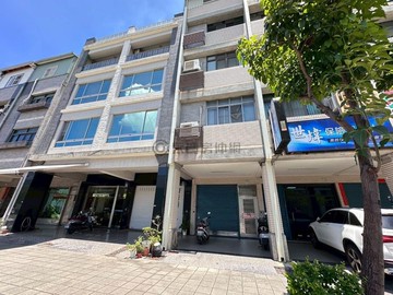 面凱旋三路【C1輕軌站】臨路黃金騎樓店面四樓｜高雄市前鎮區凱旋三路