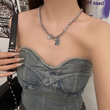 【台灣公司 可打統編】免運 方形棋盤格項鏈女ins嘻哈男潮冷淡風小眾設計感輕奢鈦鋼毛衣鏈潮 可開發票 全館五折 工廠現貨直銷 新品特價 z9211