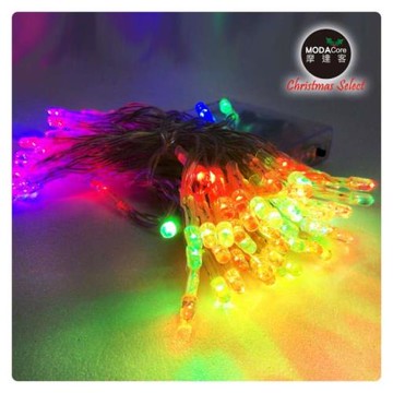 摩達客-聖誕燈 LED燈串100燈電池燈 (四彩色光/透明線) (高亮度又環保)