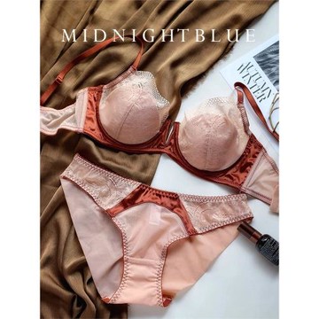 輕奢法式～深V性感緞面蕾絲拼接軟鋼圈薄款內衣套裝少女夏季上托