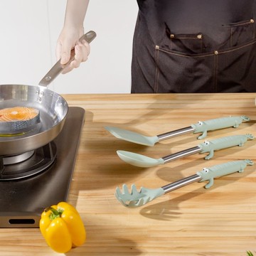 Bone蹦克/不沾鍋造型立掛廚具3件組 下單送即期精油