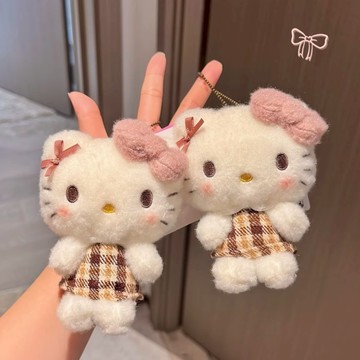 三麗鷗  SANRIO KITTY 摩卡格紋 秋冬 毛茸茸 粉色蝴蝶結 凱蒂貓 絨毛吊飾
