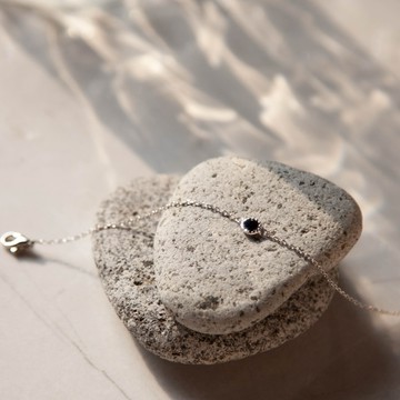 【Isha Jewelry】黑尖晶小圓片純銀手鍊 簡約俐落 個性風水晶手鍊