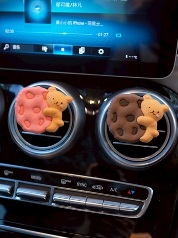 網紅餅干熊車載香水香薰汽車空調出風口持久淡香氛擺件車內裝飾品
