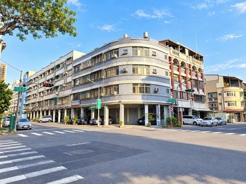 佛公國小三角窗正4樓店住｜高雄市前鎮區佛公路