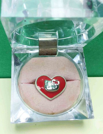【震撼精品百貨】Hello Kitty 凱蒂貓 造型戒指-愛心 震撼日式精品百貨
