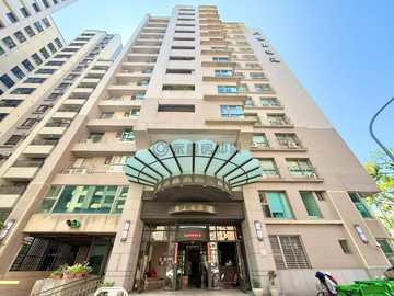 富國公園首排陽台進出溫馨三房｜高雄市左營區保靖街