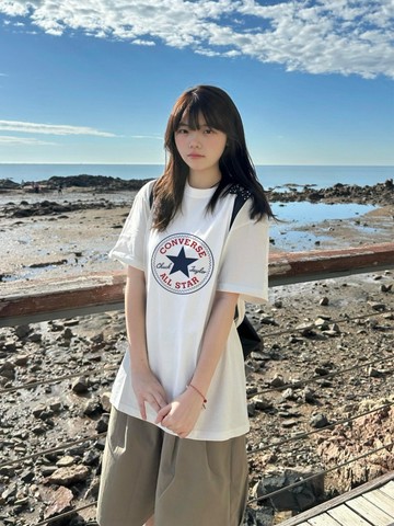 美式復古圓標白色短袖女生上衣 印花寬鬆情侶短袖T 上衣女 美式t  韓版T 大學T款設計休閒印花圓領寬鬆純棉百搭