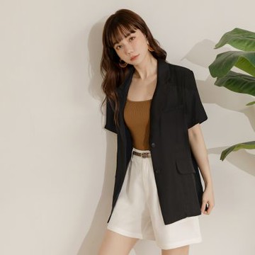 OB嚴選中大尺碼-細膩紋理鐵牌造型休閒西裝外套《EA3784》