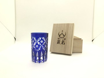 景泰藍球上的冰山小酒杯