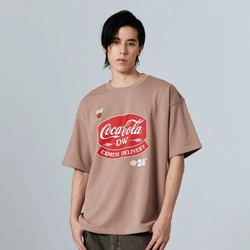 Daniel Wong x Coca Cola印花高磅短袖上衣(卡其) - S－M