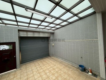 新光田特區｜中科首選｜輕屋齡前院停車臨路別墅｜台中市龍井區南社路二段