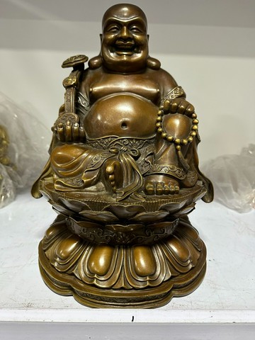 全新黃銅大號坐蓮花佛，高38，底座寬26重9.5公斤