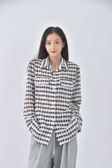 (M) s質感撞色白色罩衫