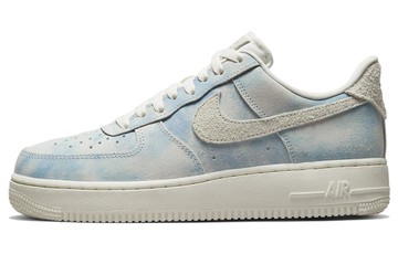 WMNS AIR FORCE 1 07 SE CLOUDS