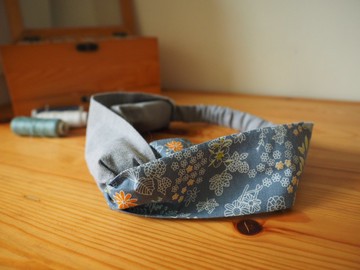 粉藍色小白花圖案彈性髮帶頭飾 鬆緊髮帶