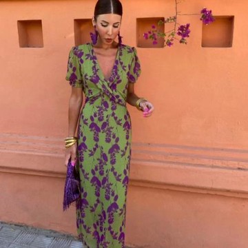 2024夏季亞馬遜歐美女裝時尚褶皺印花長裙優雅修身V領短袖連衣裙