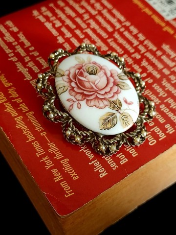 vintage jewelry 古董陶瓷玫瑰典雅別針