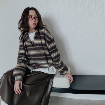 現貨★連帽半拉鍊橫條紋毛料上衣(共1色)1209 【NR2562】