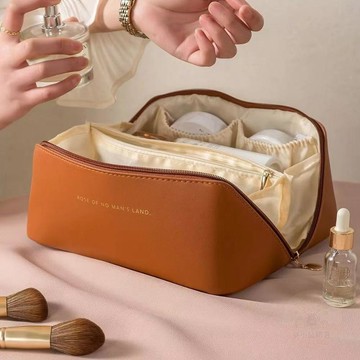 🛍️日常必備🛍️PU高級感   枕頭   包多層      化妝包       收納 旅行  洗漱包  加厚化妝 收