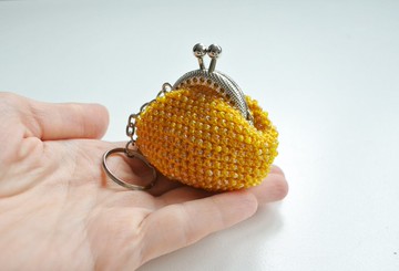 黃色零錢包、鉤織零錢包、釦式零錢包、鑰匙圈、珠飾零錢包