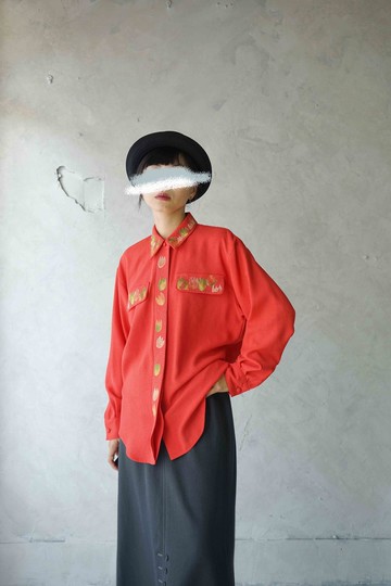 尋寶古著-紅色鬱金香刺繡圖案嬉皮感復古襯衫