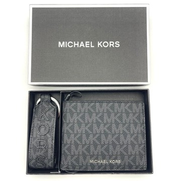 MICHAEL KORS 短夾 皮夾 老花防刮PVC 男夾 錢包 M99426 黑色MK(現貨)▶指定Outlet商品5折起☆現貨【送禮首選★APP下單點數4倍送】
