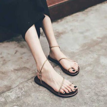 小眾女涼鞋夏2025新款學生一字帶平底簡約百搭舒適外穿細帶羅馬鞋