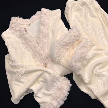 ♡ 𝑪𝒉𝒊𝒄 𝒖 ♡新款海島絨睡衣女秋冬宮廷風胖MM特大碼德絨套裝可外穿