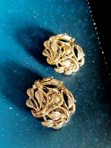 vintage jewelry  典雅立體金色纏枝花卉  夾式耳環
