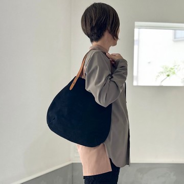 【2025登場 M尺寸】牛床絨面皮革與極厚油蠟皮革圓形托特包 M-size【黑色】