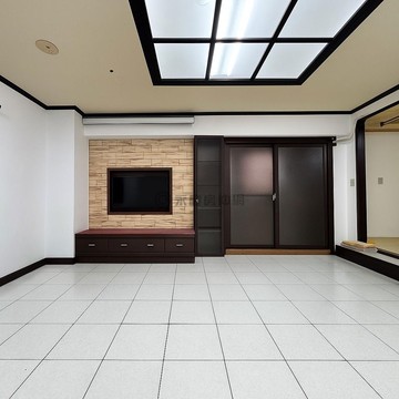 眺望南紡｜後甲國中｜屋況佳大空間3+1房電寓｜台南市東區莊敬路