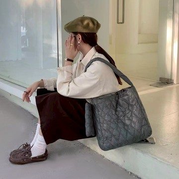 Kiiwi O! 輕量空氣雲朵衍縫單肩包 多色選